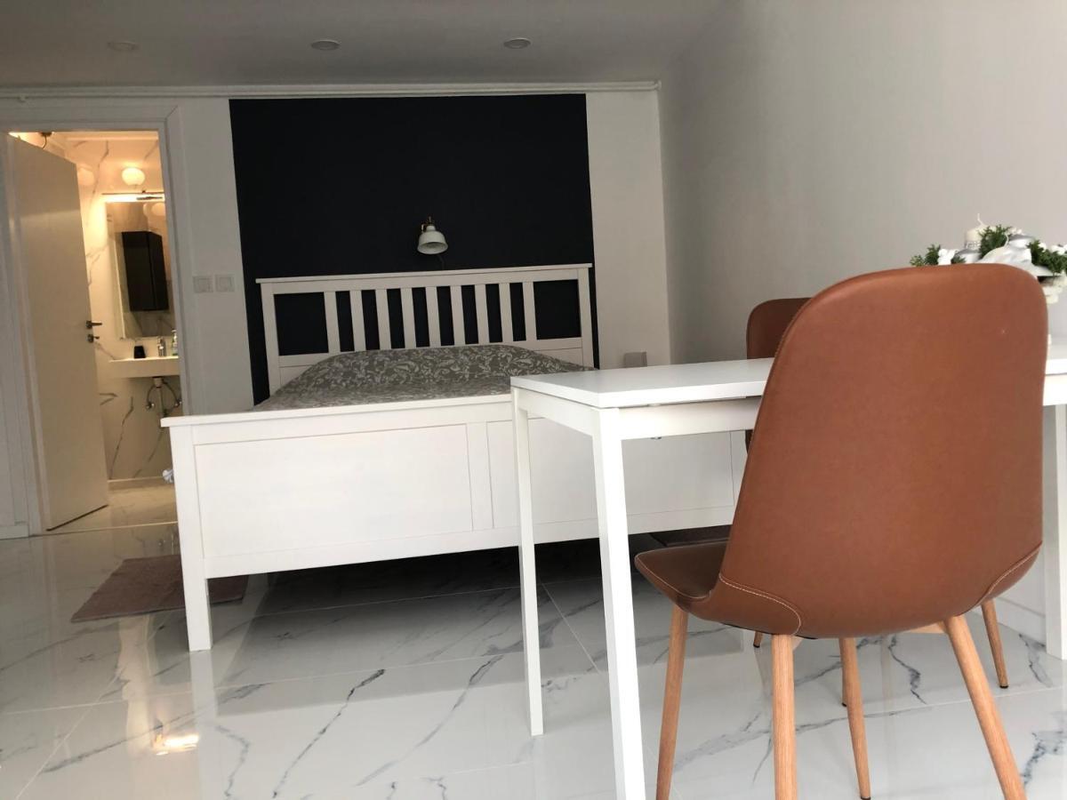 Apartments Nuna クラピンスケ・トプリツェ エクステリア 写真
